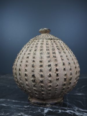 Lobi pot in cement  (small)