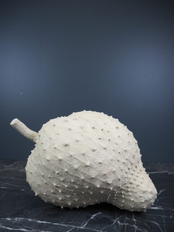 Guyabano  beige  tablepiece