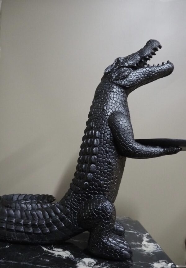 Cedric crocodile waiter black