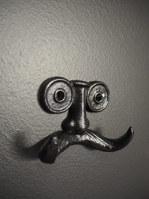 Moustache hook Iron