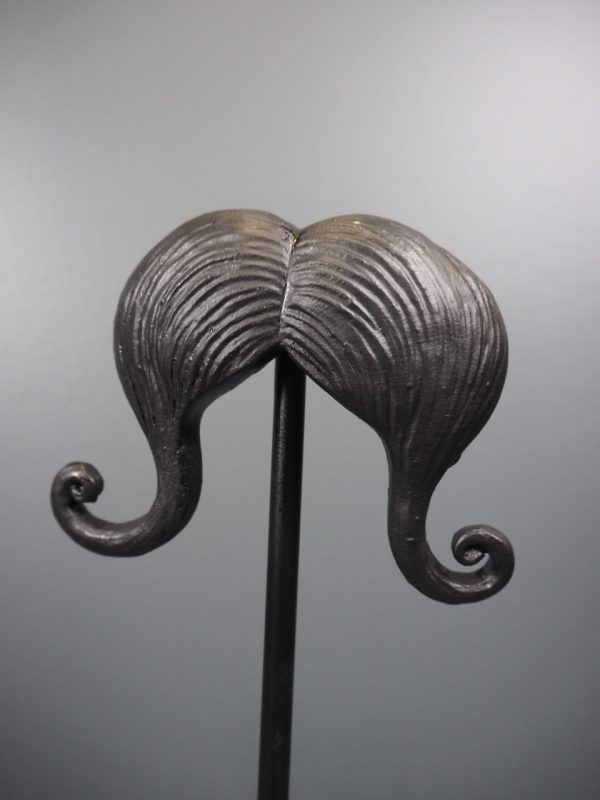 Resin Beard w Base BLACK - Image 3