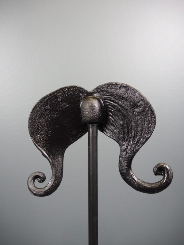 Resin Beard w Base BLACK - Image 4