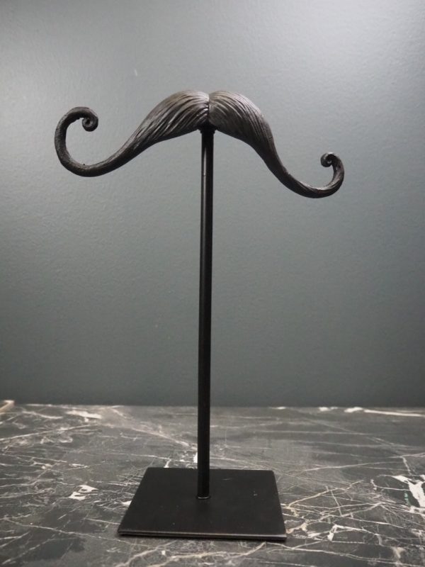 Resin Beard w Base BLACK - Image 3