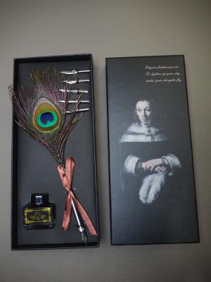 Peacock feather pen set Lady