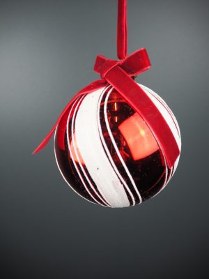 Swirl glass ball