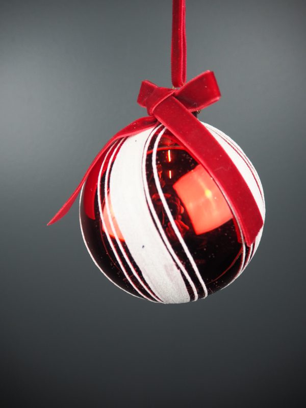 Swirl glass ball