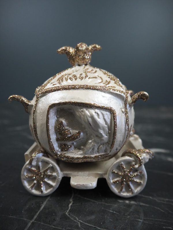 Coach carriage in pearl white with champ glits orn - Image 3