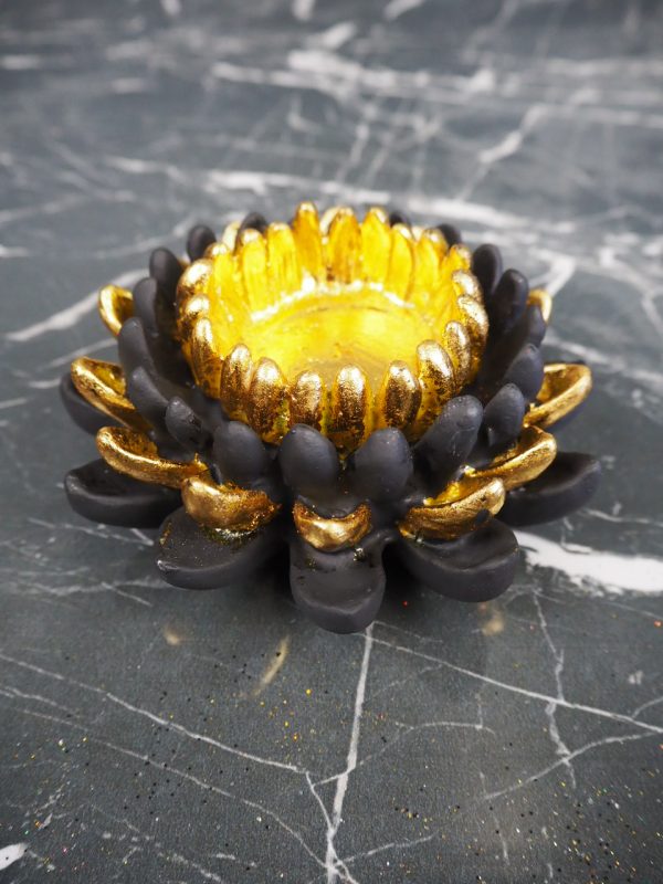 Lotus flower gold/black - Image 2