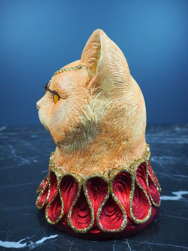 Royal cat yellow, red w/ eyelashes - Image 4