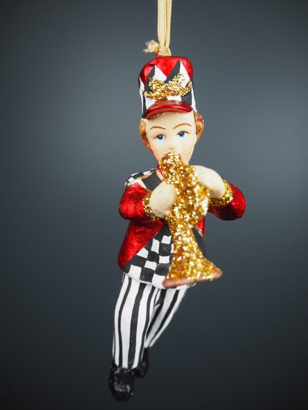 Trumpeter soldier in satin red fin orn - Image 2
