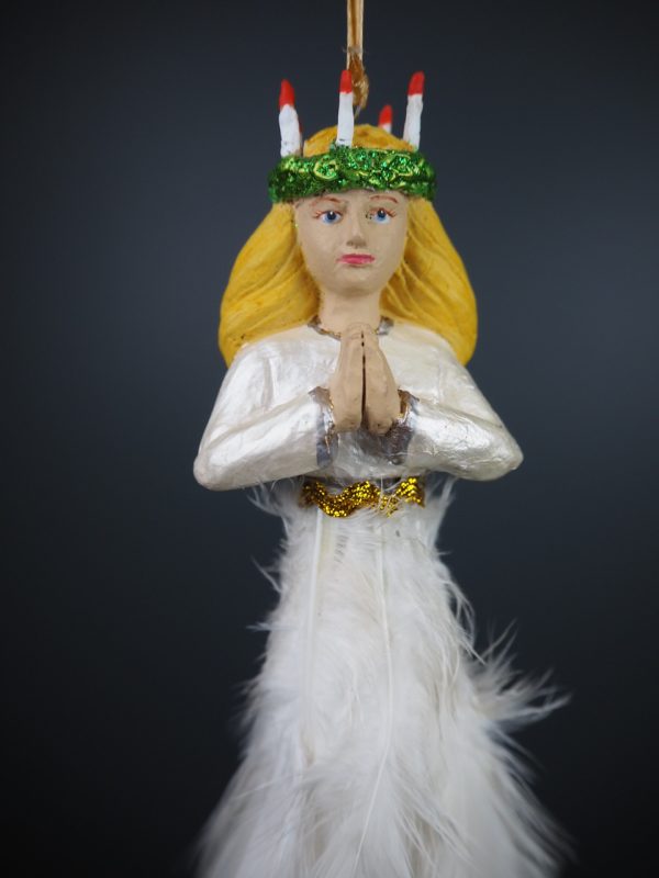 Lucia orn w/ feathers white orn - Image 3
