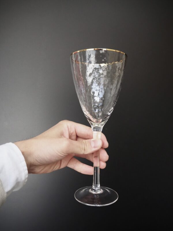 Levina Wine glass hammered