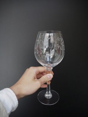 Meliora Wine glass tall flower etching