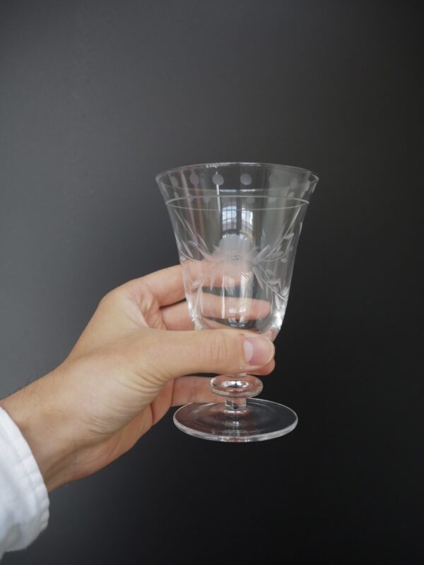 Meliora Wine glass flower etching