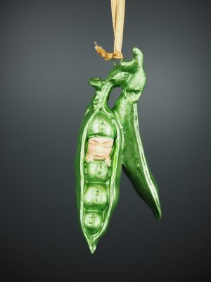 Baby pea in metalic green fin orn
