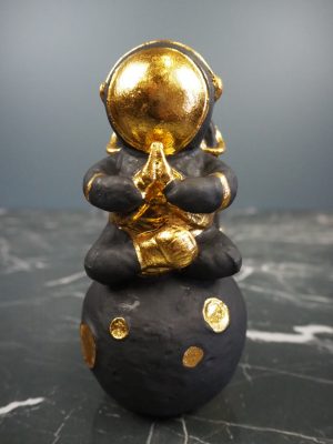 Meditate astro planet black & gold