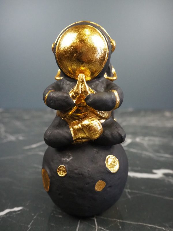 Meditate astro planet black & gold