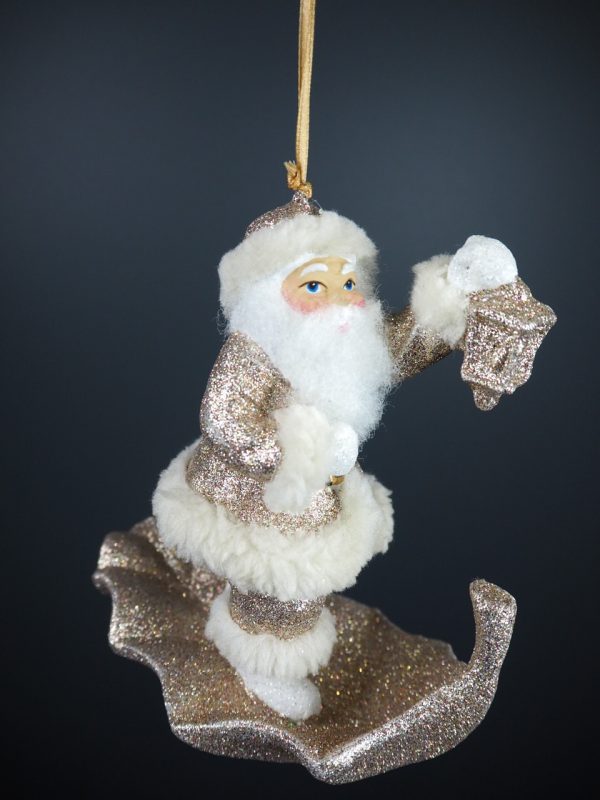 Santa riding leaf champ fur