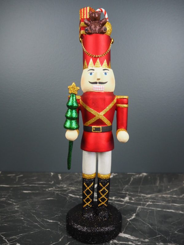 Nutcracker w/tree/gift/hat red 1,5 ft
