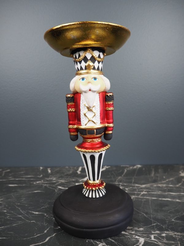 Nutcracker w/plate check hat