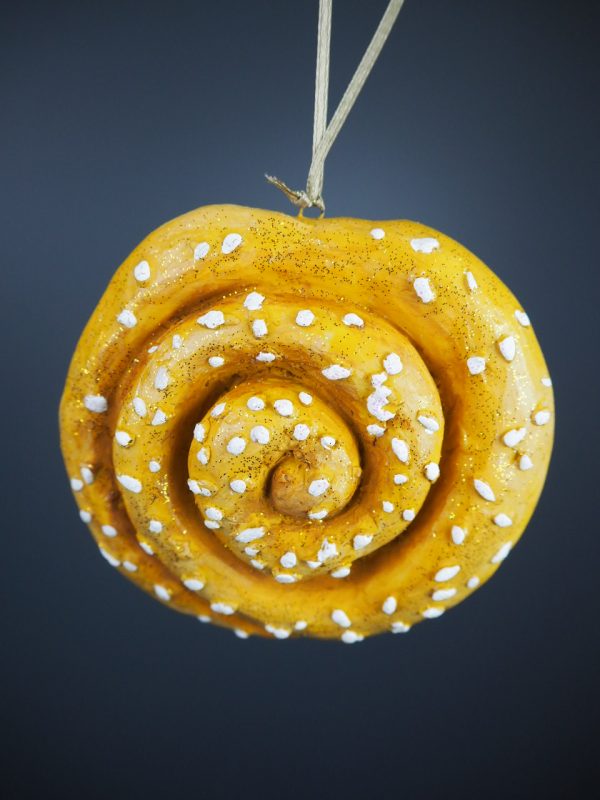 Kanelbulle saffron w/ glit