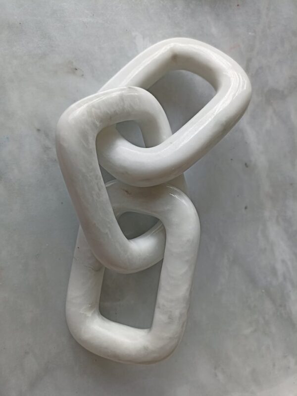 Chain link marble