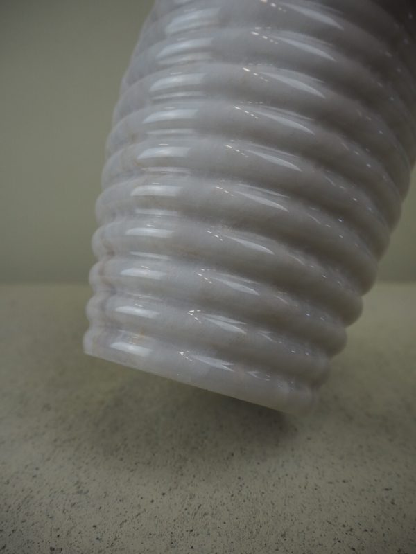 Julienta marble vase - Image 3