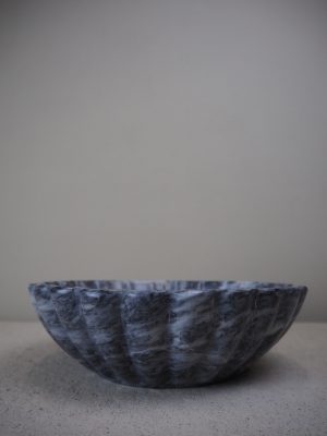 Fluted bowl Marble black