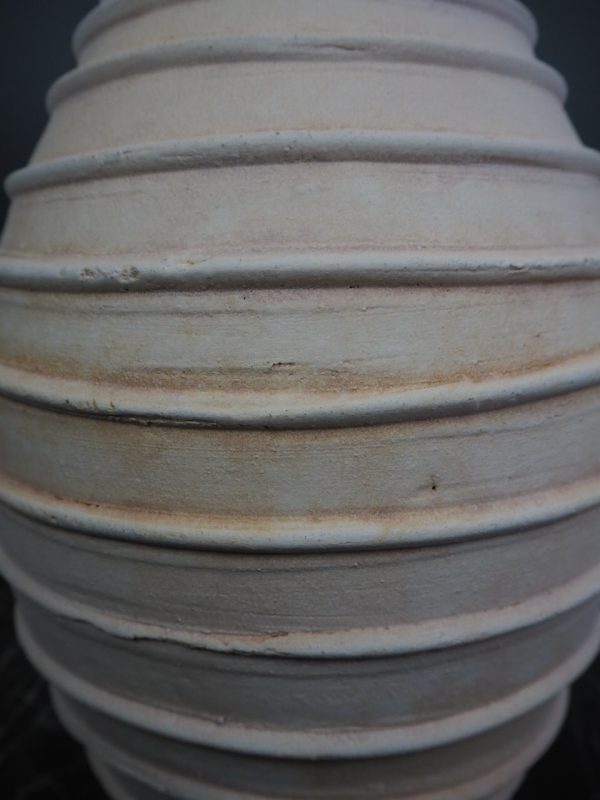 Terracotta ribbed pure white - Image 5