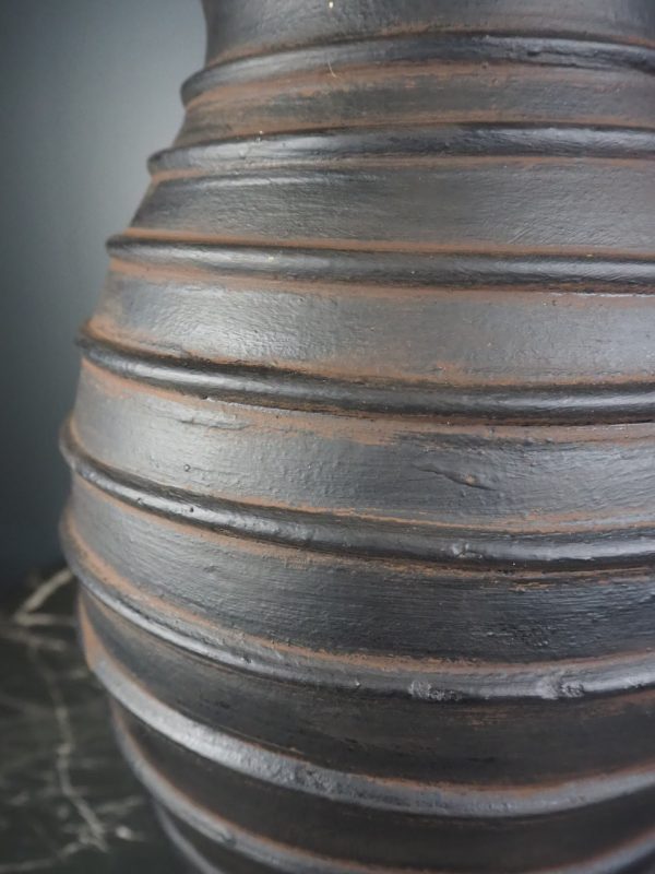 Terracotta ribbed black alikabok - Image 3