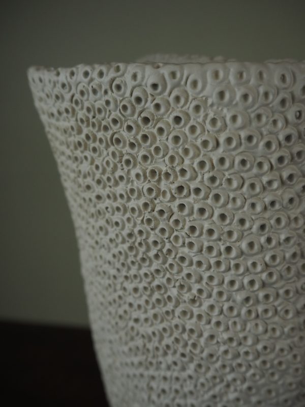 Coral vase white - Image 3