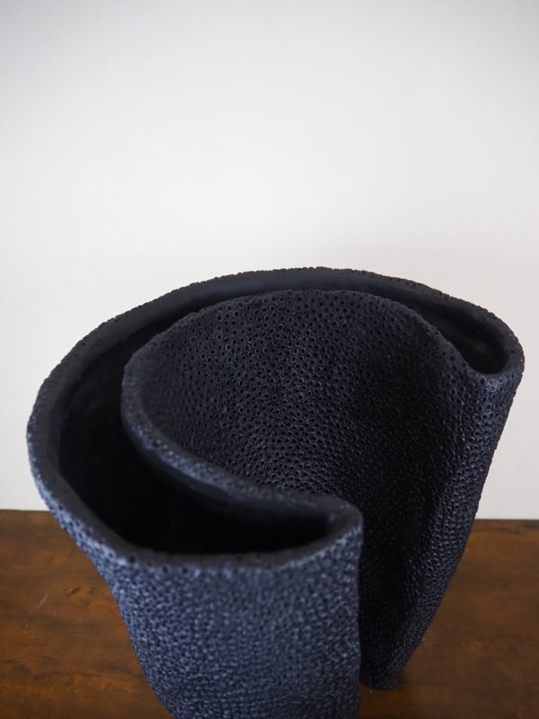 Coral vase black - Image 2
