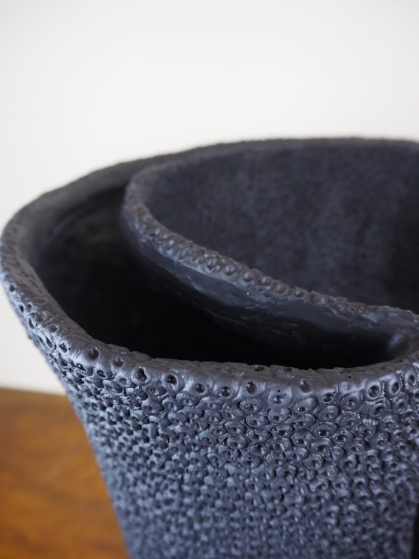 Coral vase black - Image 4