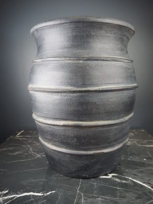 Terracotta jar wide ribbed black ant