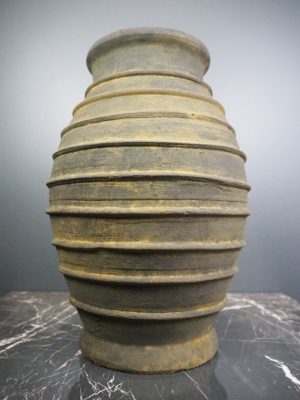 Terracotta ribbed black faded alikabok