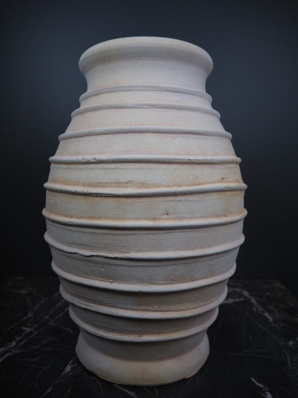 Terracotta ribbed pure white