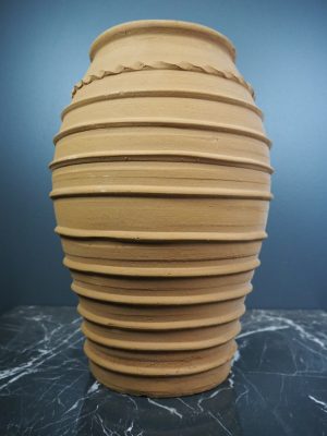 Terracotta ribbed w design raw