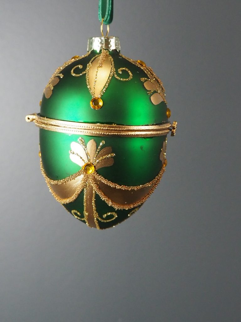 Egg box green