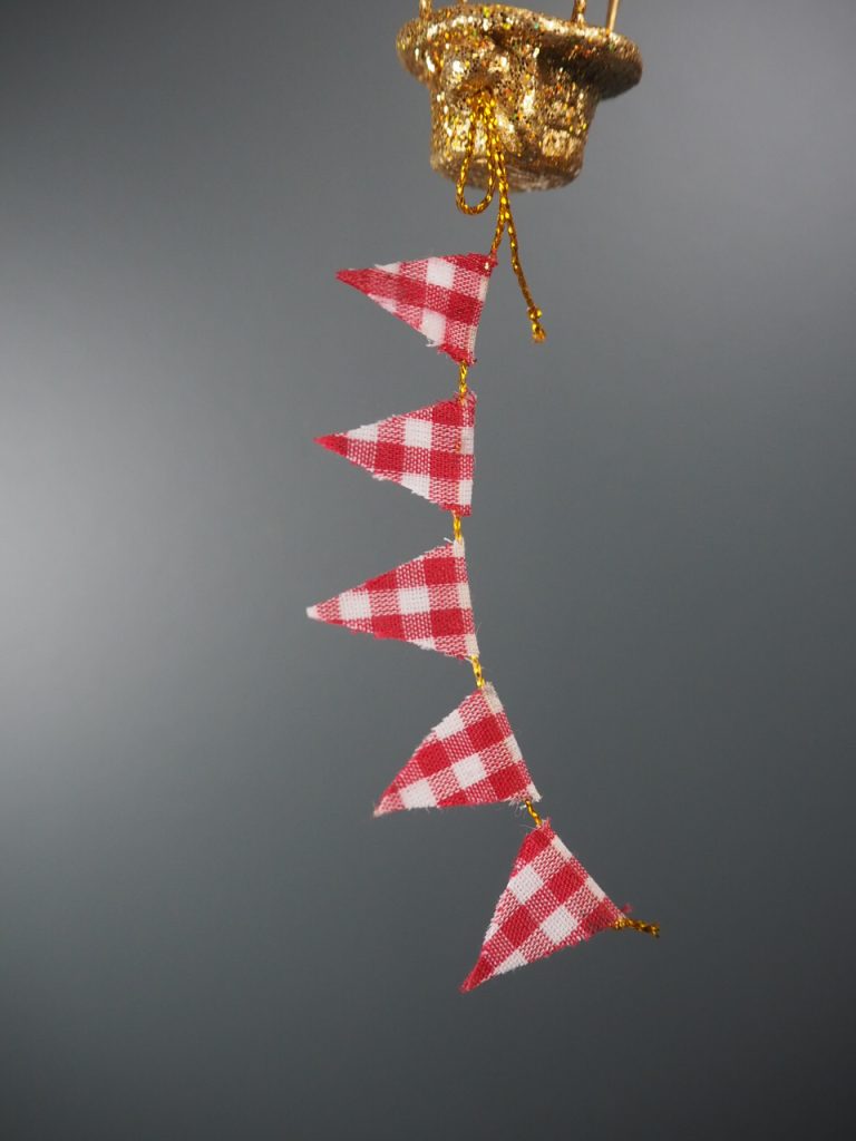 Hippo balloon in met/red & gold glits orn - Image 20