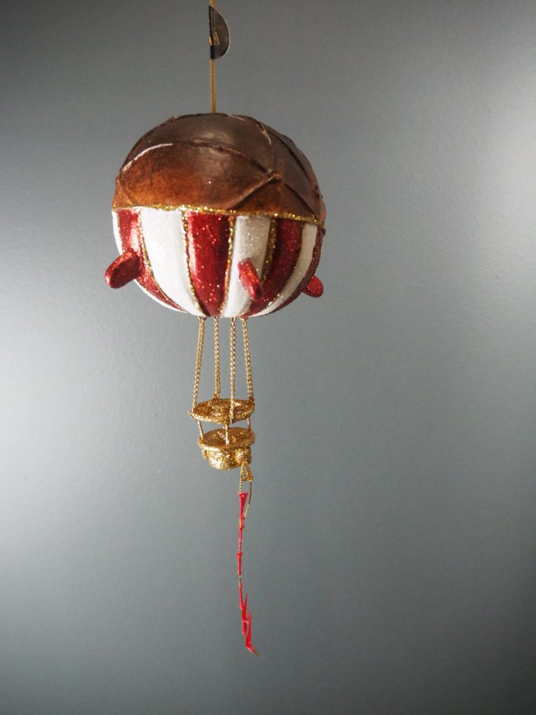 Hippo balloon latex /red white & glit orn - Image 4