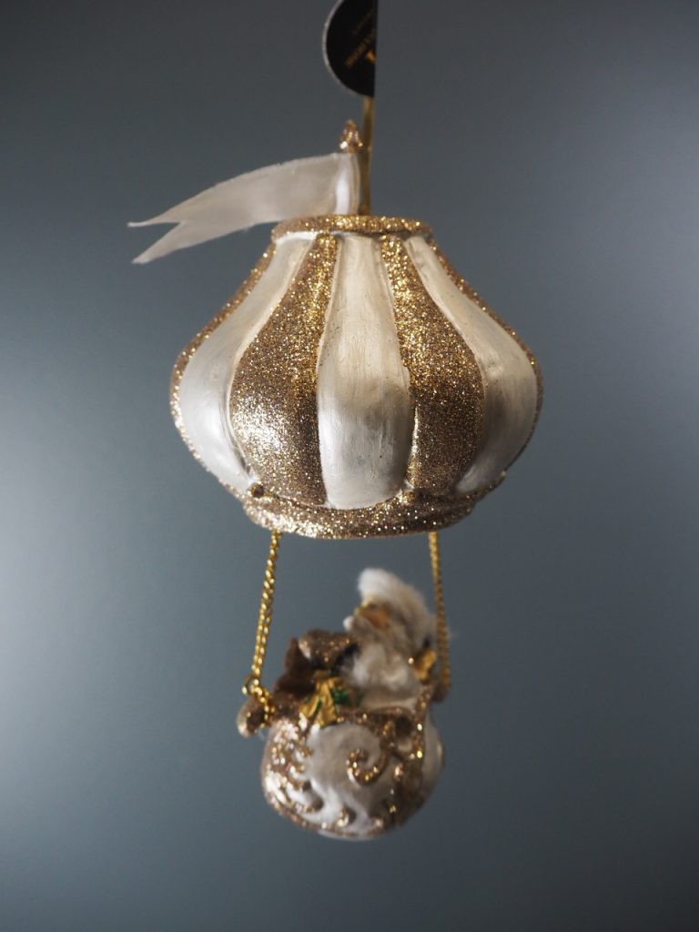 Santa air balloon in p.whi/strip ch glits orn - Image 10
