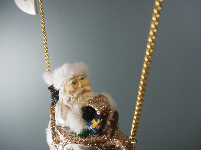 Santa in balloon rocket pearl white champ polka glits orn w/ - Image 9
