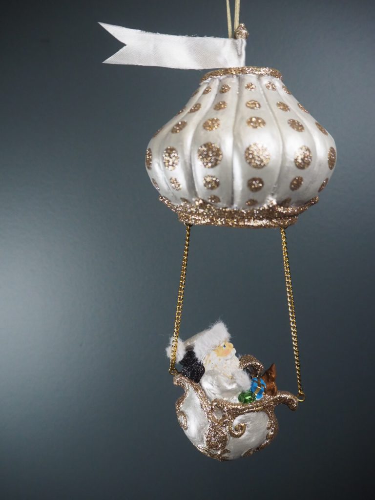 Santa air balloon in p.whi w/ polka orn - Image 3