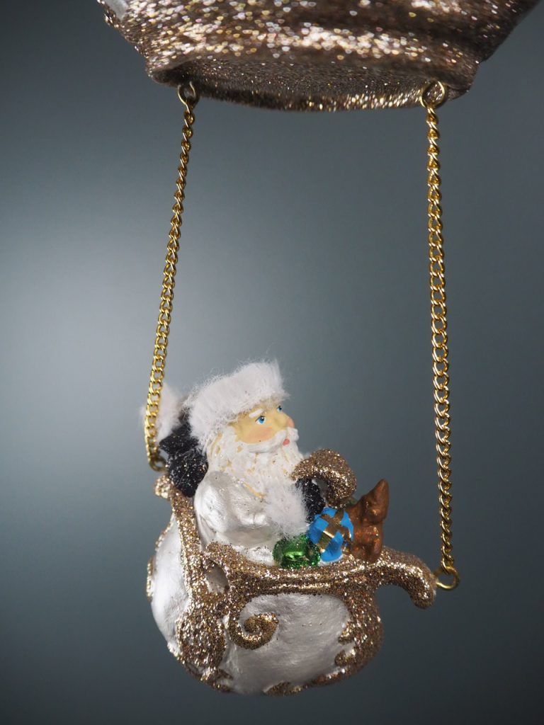 Santa air balloon in p.whi w/ polka orn - Image 7