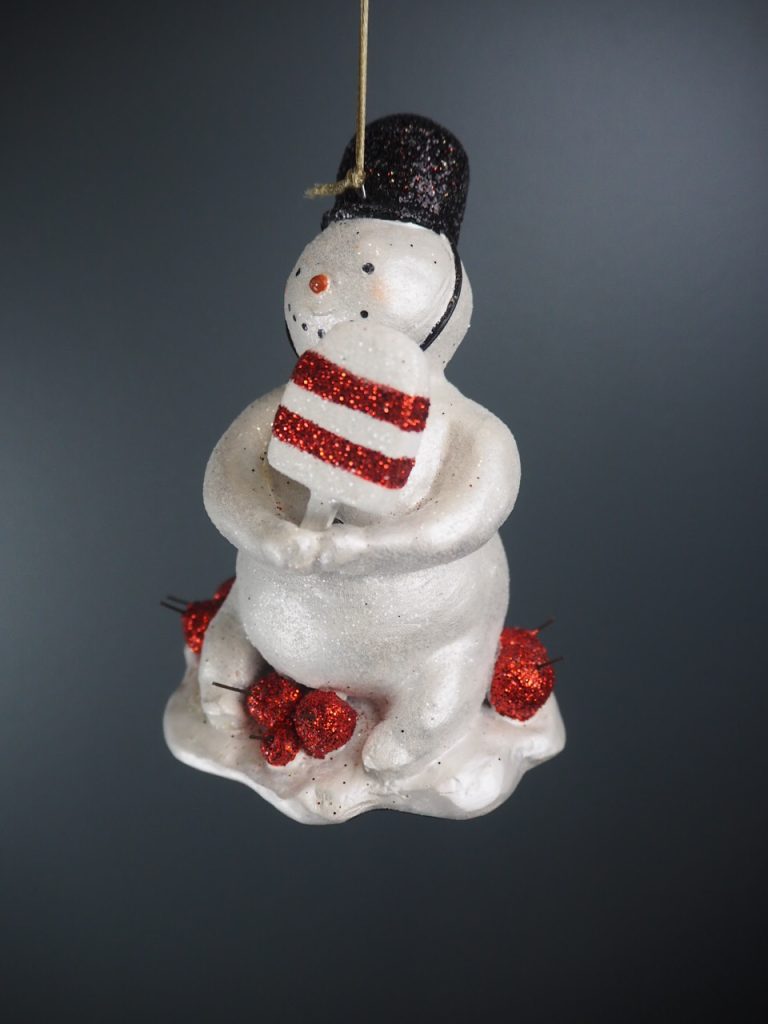 Police snowman hold red/wh ice pop - Image 3