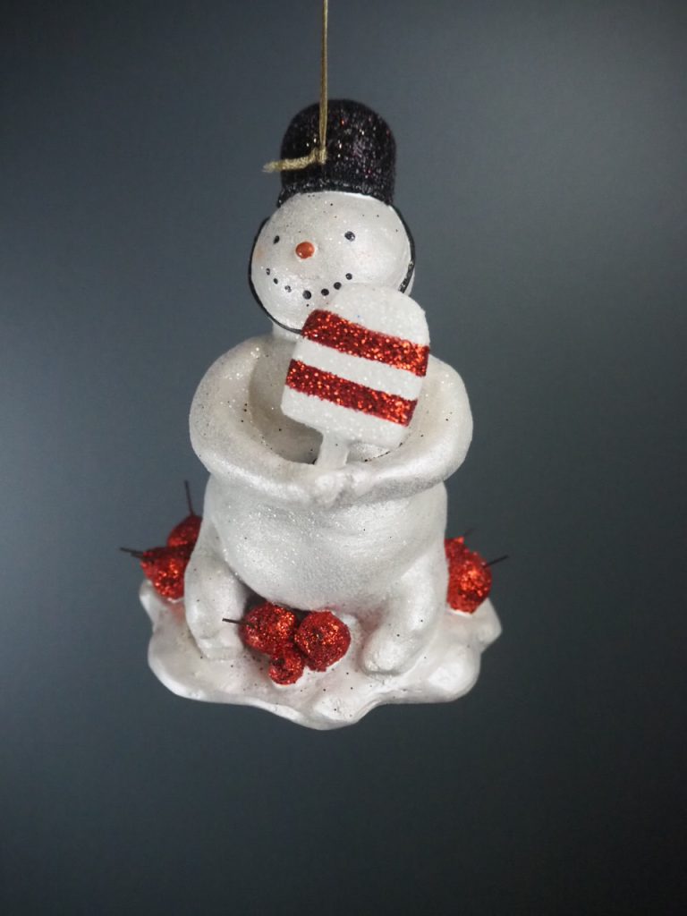 Police snowman hold red/wh ice pop - Image 4