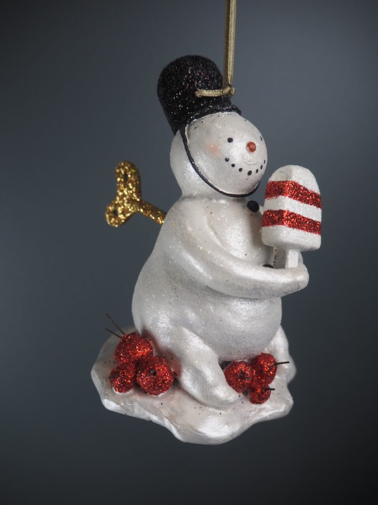 Police snowman hold red/wh ice pop - Image 10