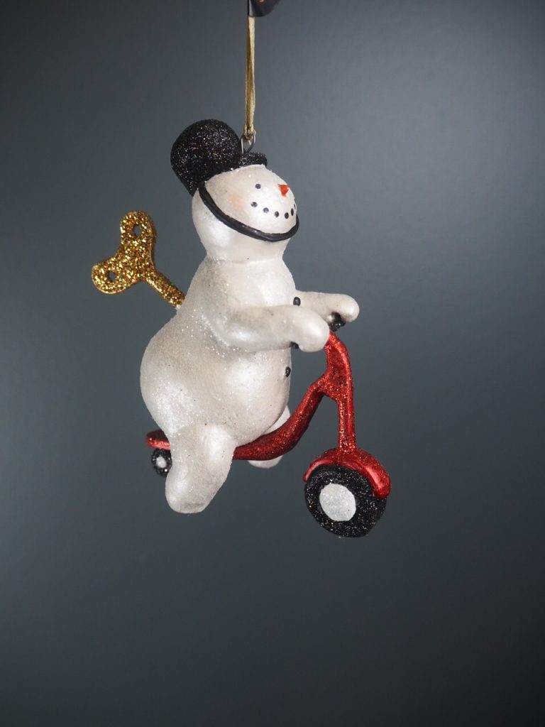 Police Snowman whi glits & red scooter - Image 2