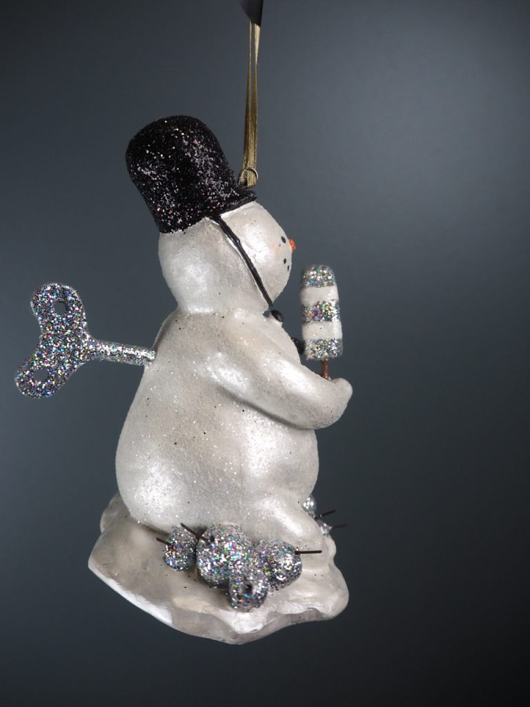 Police snowman holdsilver/wh ice pop - Image 6