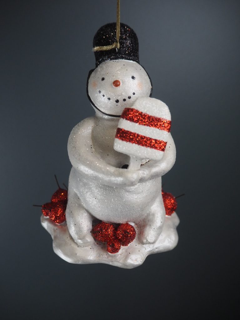 Police snowman hold red/wh ice pop